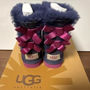 UGG Bailey Bow Blue and Pink Ribbon Bow Back Shearling Boots Size 6